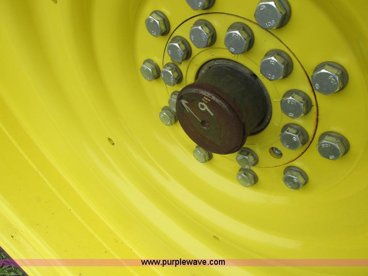 image for item A8721 2012 John Deere 8285R MFWD tractor