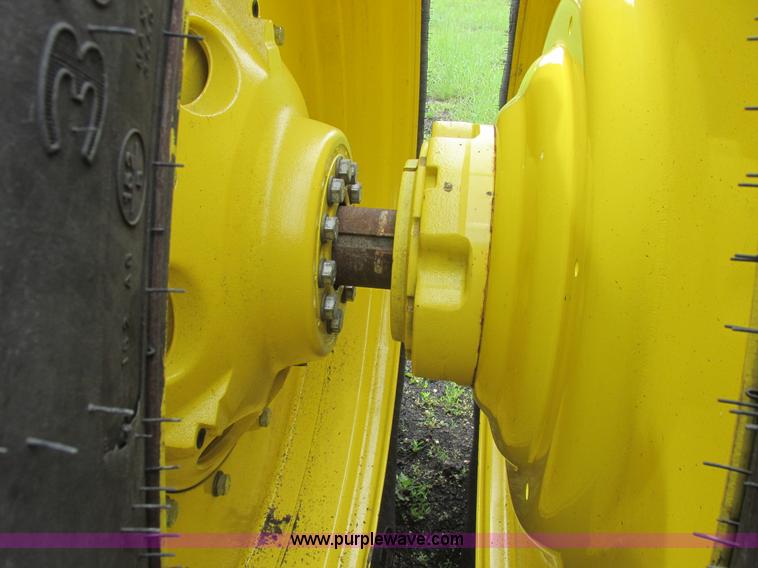 image for item A8721 2012 John Deere 8285R MFWD tractor