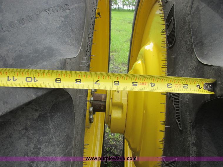 image for item A8721 2012 John Deere 8285R MFWD tractor