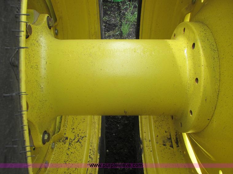 image for item A8721 2012 John Deere 8285R MFWD tractor