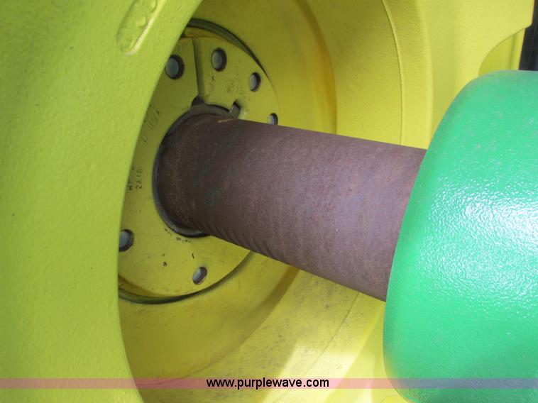 image for item A8721 2012 John Deere 8285R MFWD tractor