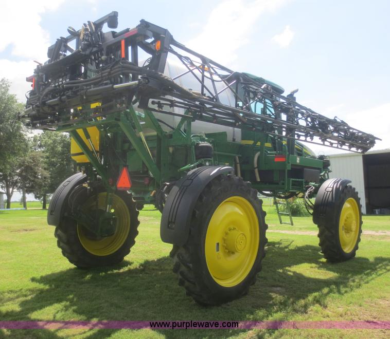 image for item D2071 2008 John Deere 4830 self-propelled sprayer