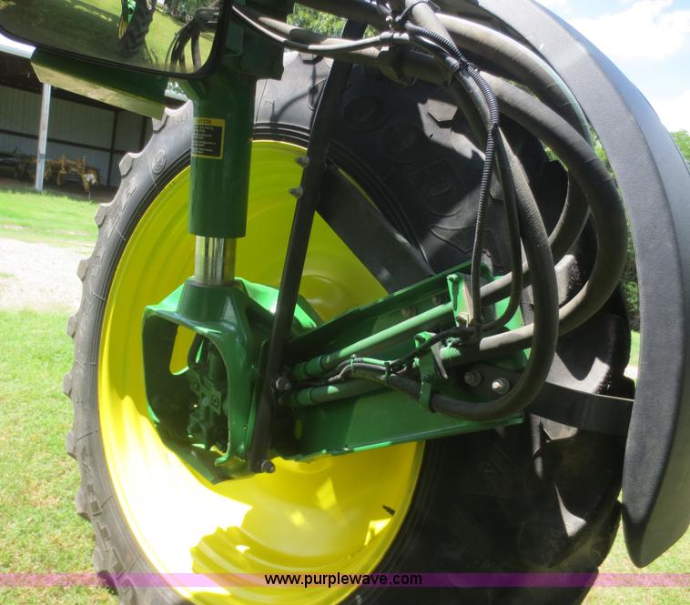 image for item D2071 2008 John Deere 4830 self-propelled sprayer