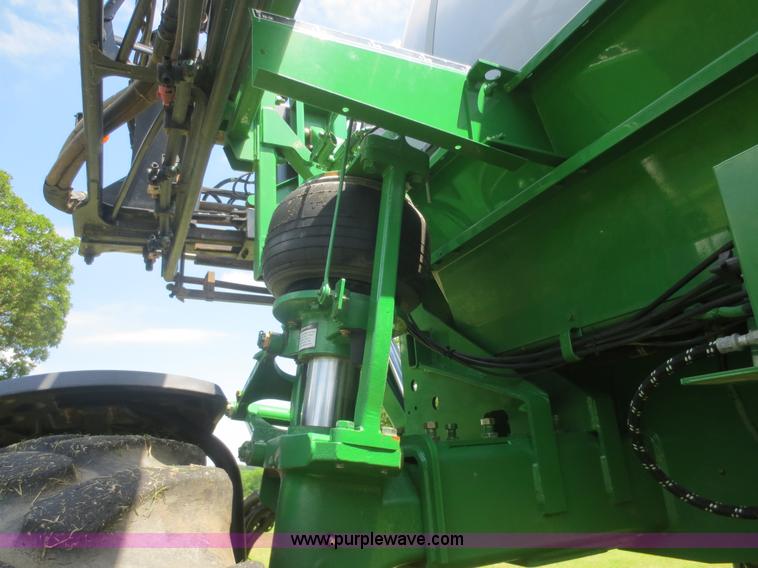 image for item D2071 2008 John Deere 4830 self-propelled sprayer