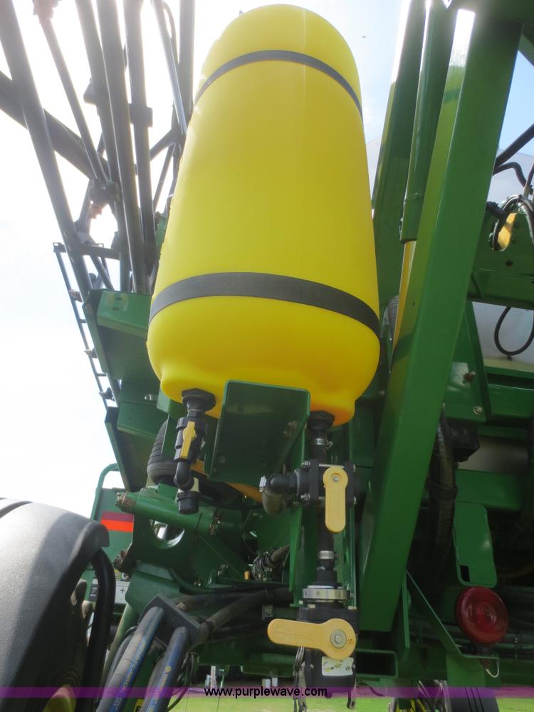 image for item D2071 2008 John Deere 4830 self-propelled sprayer