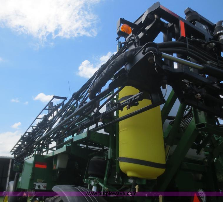 image for item D2071 2008 John Deere 4830 self-propelled sprayer