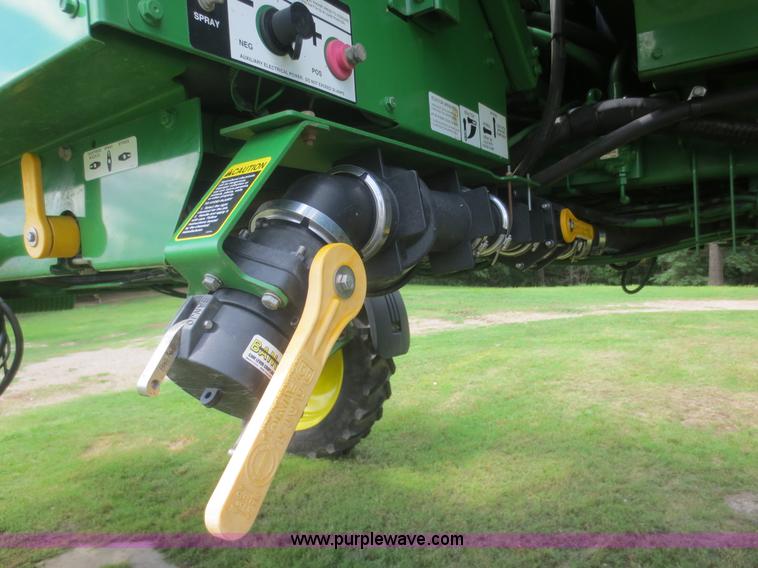 image for item D2071 2008 John Deere 4830 self-propelled sprayer