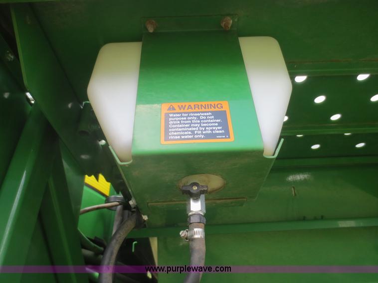 image for item D2071 2008 John Deere 4830 self-propelled sprayer