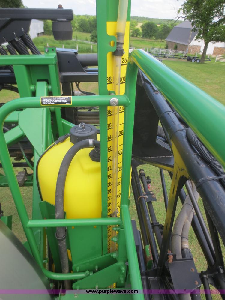 image for item D2071 2008 John Deere 4830 self-propelled sprayer