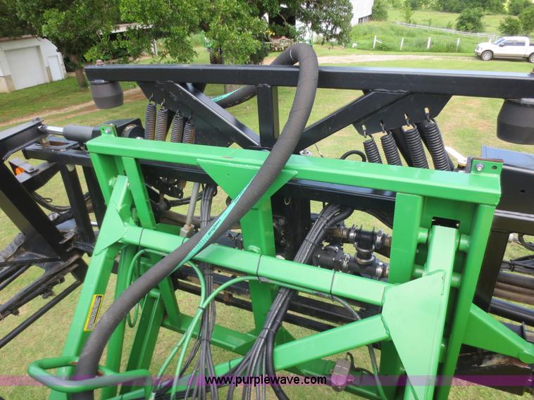 image for item D2071 2008 John Deere 4830 self-propelled sprayer