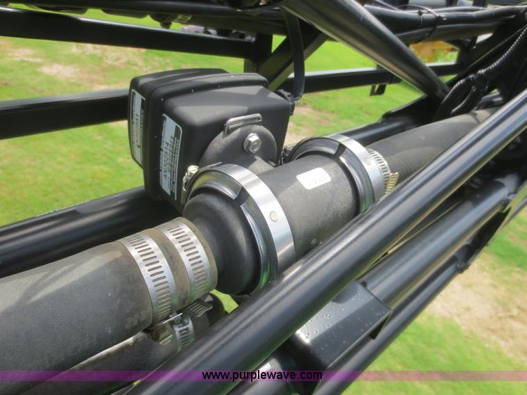 image for item D2071 2008 John Deere 4830 self-propelled sprayer