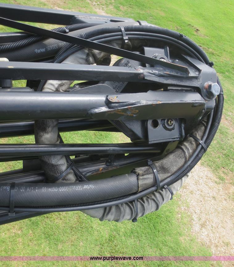 image for item D2071 2008 John Deere 4830 self-propelled sprayer