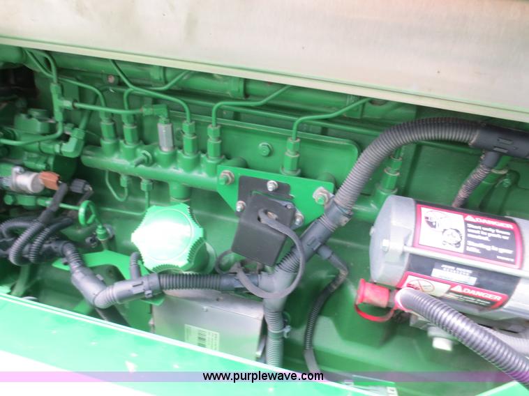 image for item D2071 2008 John Deere 4830 self-propelled sprayer