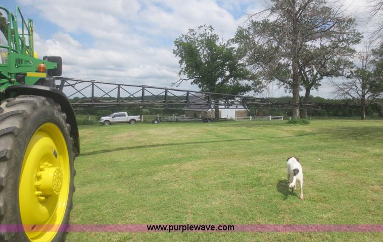 image for item D2071 2008 John Deere 4830 self-propelled sprayer