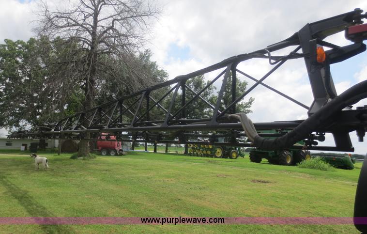 image for item D2071 2008 John Deere 4830 self-propelled sprayer