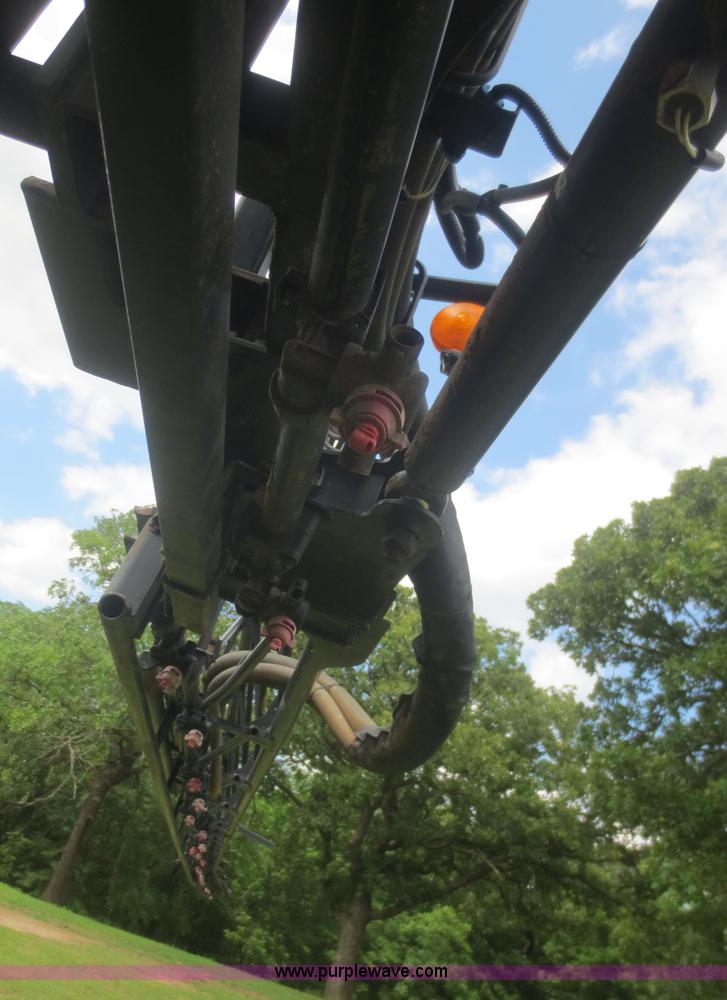 image for item D2071 2008 John Deere 4830 self-propelled sprayer