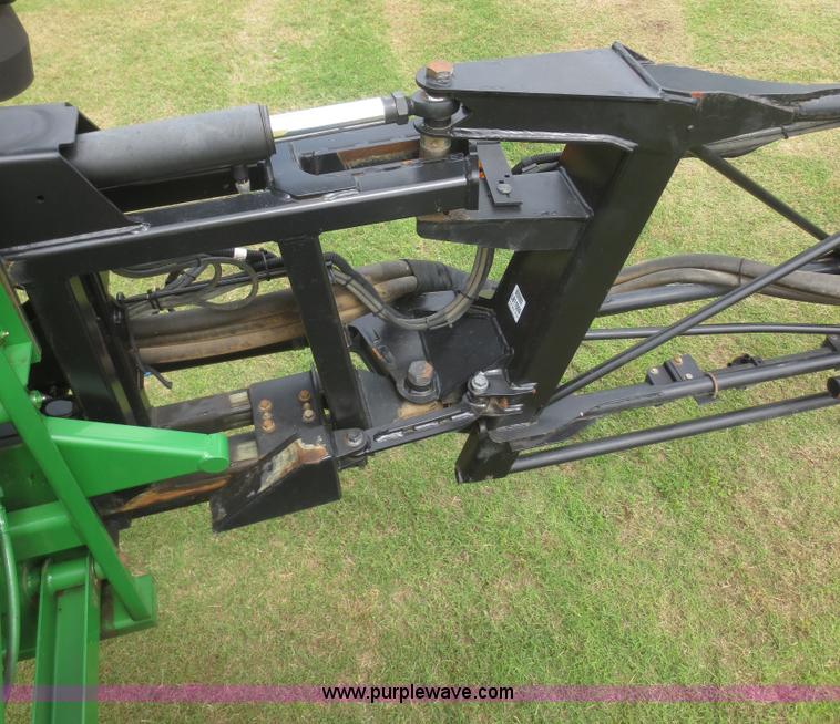 image for item D2071 2008 John Deere 4830 self-propelled sprayer