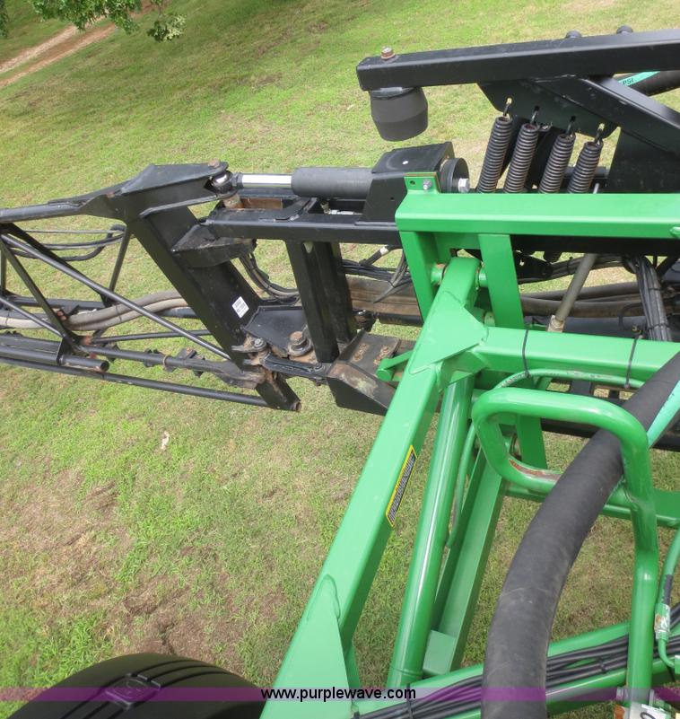 image for item D2071 2008 John Deere 4830 self-propelled sprayer