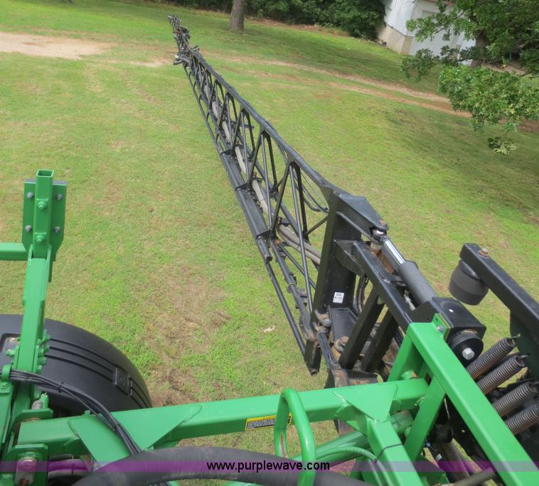 image for item D2071 2008 John Deere 4830 self-propelled sprayer