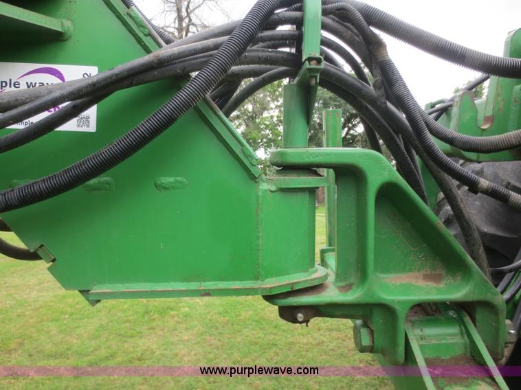 image for item D2072 2006 John Deere 1790 16/32 split row planter
