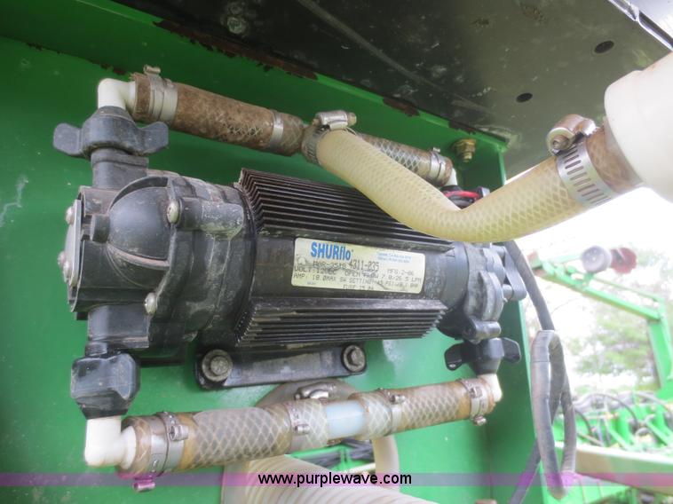 image for item D2072 2006 John Deere 1790 16/32 split row planter