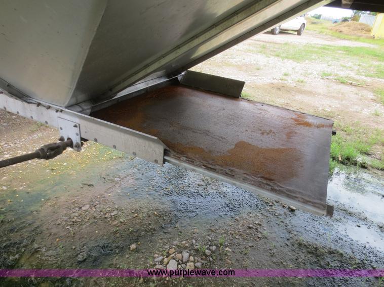 image for item D2084 1995 Merritt grain trailer