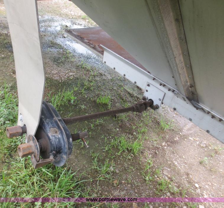 image for item D2084 1995 Merritt grain trailer