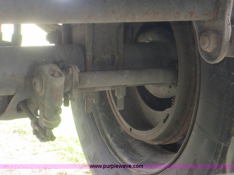 image for item D2084 1995 Merritt grain trailer