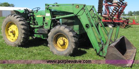 image for item D3987 John Deere 2940 MFWD tractor