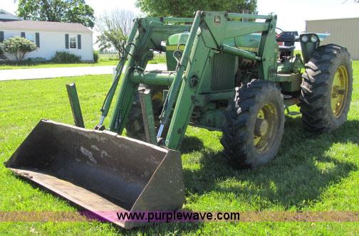 image for item D3987 John Deere 2940 MFWD tractor