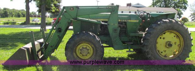 image for item D3987 John Deere 2940 MFWD tractor