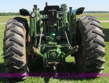 image for item D3987 John Deere 2940 MFWD tractor
