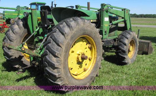 image for item D3987 John Deere 2940 MFWD tractor