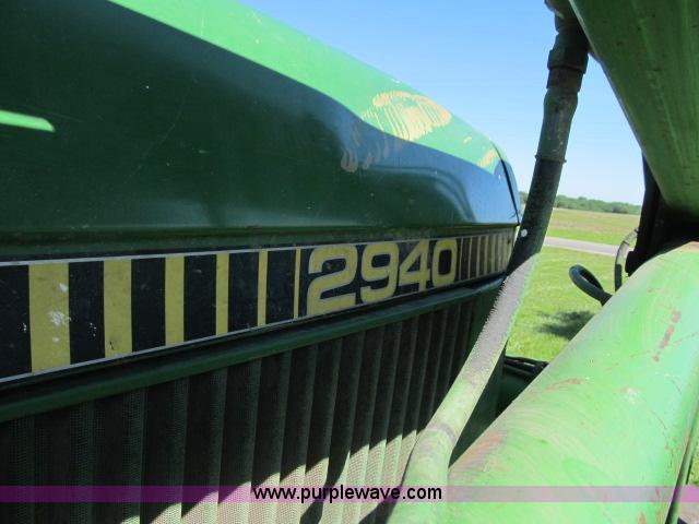image for item D3987 John Deere 2940 MFWD tractor