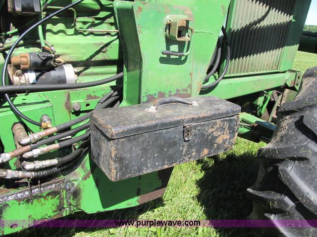 image for item D3987 John Deere 2940 MFWD tractor