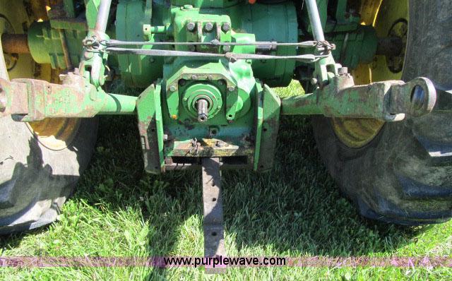 image for item D3987 John Deere 2940 MFWD tractor