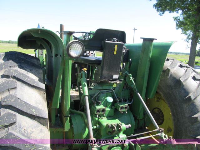 image for item D3987 John Deere 2940 MFWD tractor