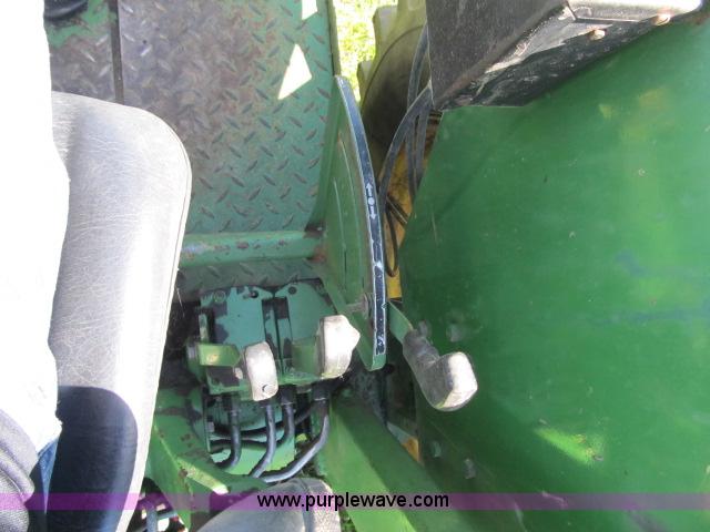 image for item D3987 John Deere 2940 MFWD tractor