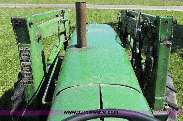 image for item D3987 John Deere 2940 MFWD tractor