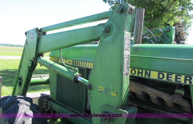 image for item D3987 John Deere 2940 MFWD tractor