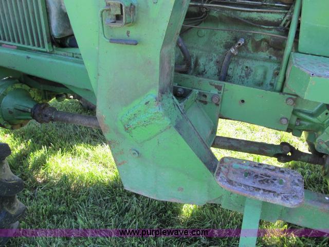 image for item D3987 John Deere 2940 MFWD tractor