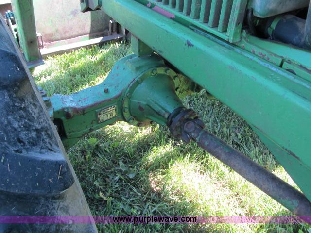 image for item D3987 John Deere 2940 MFWD tractor