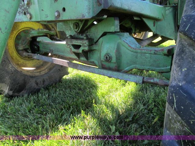 image for item D3987 John Deere 2940 MFWD tractor