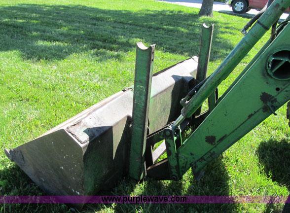 image for item D3987 John Deere 2940 MFWD tractor