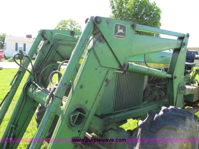 image for item D3987 John Deere 2940 MFWD tractor