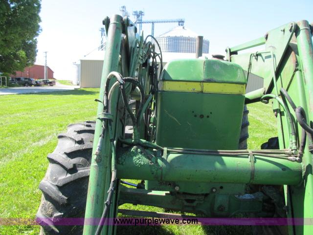 image for item D3987 John Deere 2940 MFWD tractor