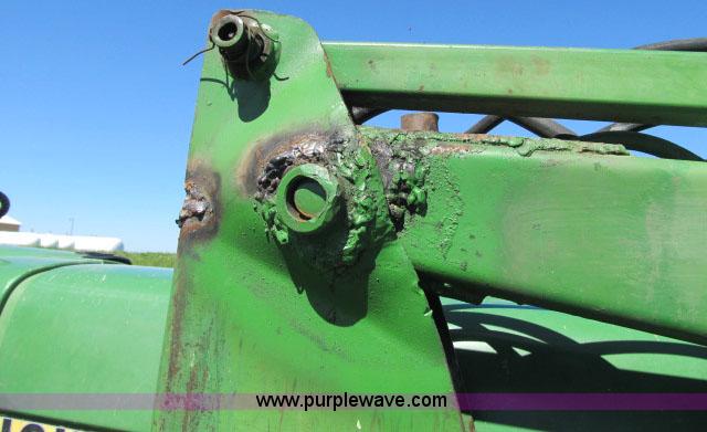 image for item D3987 John Deere 2940 MFWD tractor