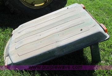 image for item D3987 John Deere 2940 MFWD tractor