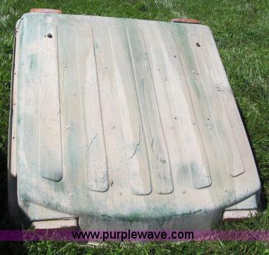 image for item D3987 John Deere 2940 MFWD tractor