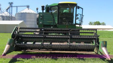 image for item F4903 1981 John Deere 6620 Turbo RWA combine